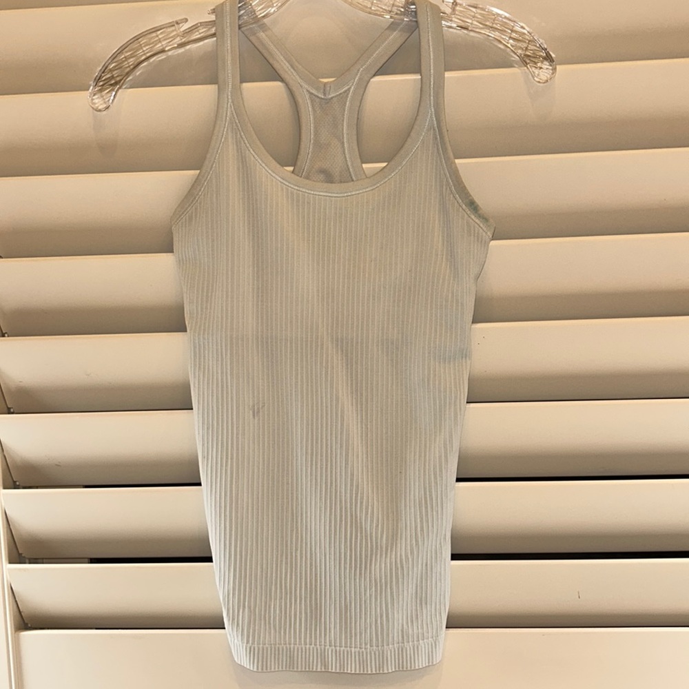 Lulemon tank/sports bra ribbed